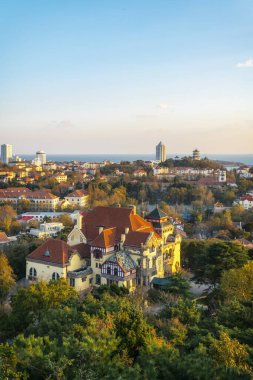 Qingdao Başkanlık Sarayı 'nın hava fotoğrafı.