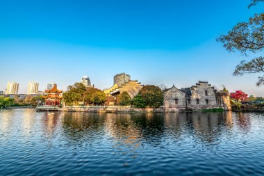 Ningbo Yuehu Parkı 'nın klasik mimari bahçe manzarası