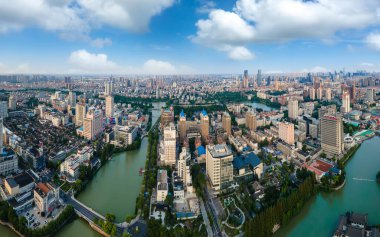 Nantong, Jiangsu şehir manzarasının hava fotoğrafçılığı.