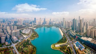 Hefei şehir mimarisinin hava fotoğrafçılığı gökyüzü çizgisi