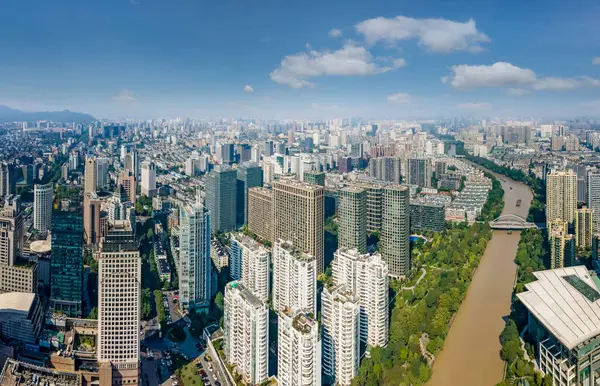 Hangzhou şehir mimarisinin hava fotoğrafçılığı gökyüzü