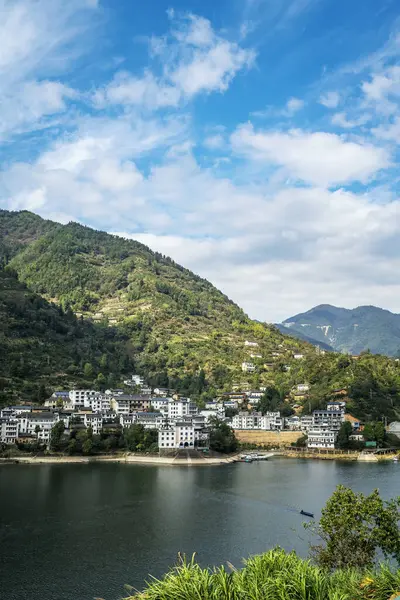 stock image Ancient villages along the Xin'an River in Huizhou