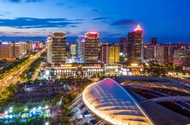 Nantong Finans Merkezi 'nin gece görüşünün hava fotoğrafları.