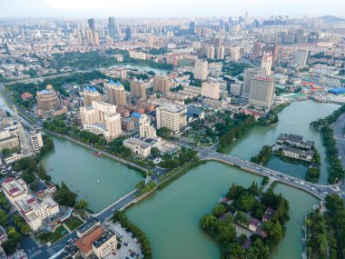 Nantong, Jiangsu şehir manzarasının hava fotoğrafçılığı.