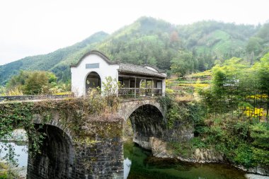 Huizhou 'nun sonbaharda kırsal manzarası