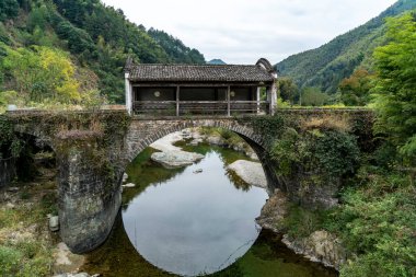 Huizhou 'nun sonbaharda kırsal manzarası