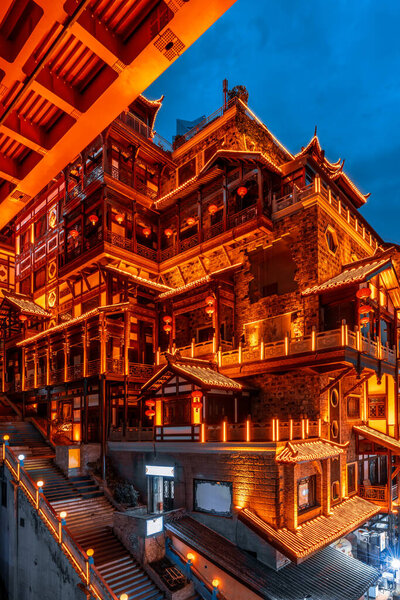 Ночной вид на улицу Чунцин Цзядун