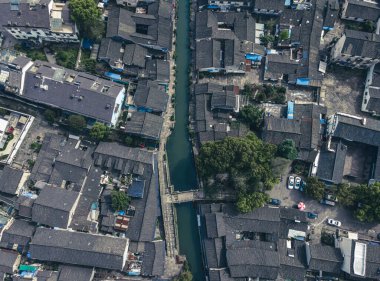 Shaoxing antik kasabasındaki halk evlerinin hava fotoğrafları.