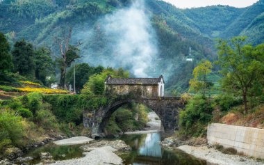 Huizhou 'nun sonbaharda kırsal manzarası