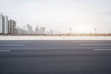 Guangzhou, Çin 'deki kentsel mimari manzaranın silüeti 