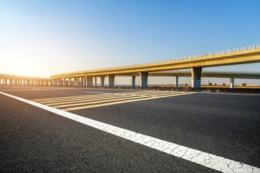 Çin açıkhava viyadük beton yolu.