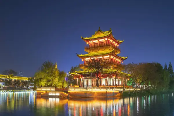 Huai 'an Qingjiang Antik Kanalı Gece Manzarası