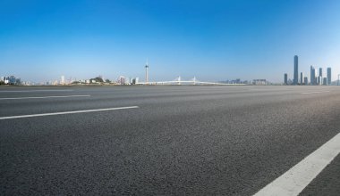 Freeway Skyline ve finans bölgesi modern binaları