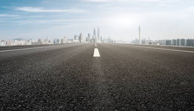 Freeway Skyline ve finans bölgesi modern binaları