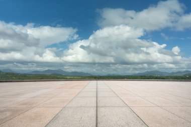 Yol ve doğa manzarası.