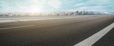 Freeway Skyline ve finans bölgesi modern binaları