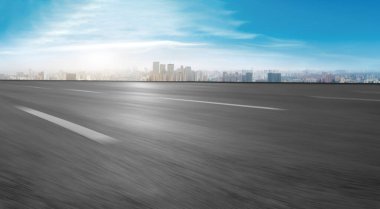 Freeway Skyline ve finans bölgesi modern binaları