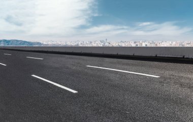 Freeway Skyline ve finans bölgesi modern binaları