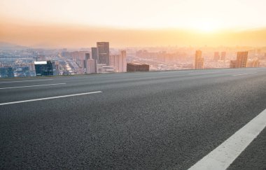 Freeway Skyline ve finans bölgesi modern binaları