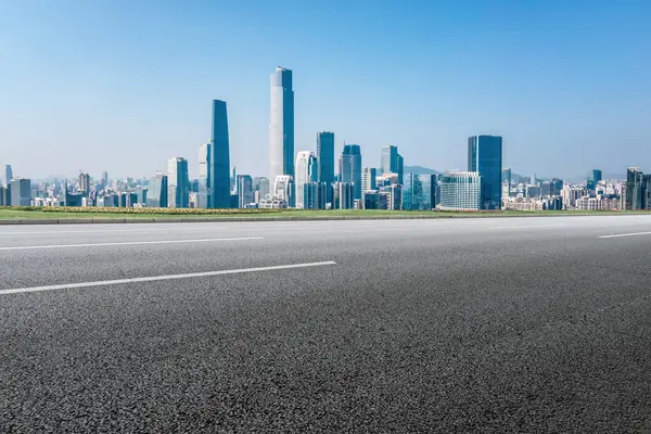 Freeway Skyline ve finans bölgesi modern binaları