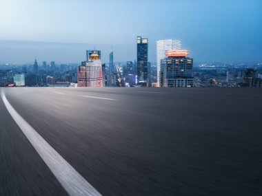 Freeway Skyline ve finans bölgesi modern binaları