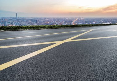 Freeway Skyline ve finans bölgesi modern binaları