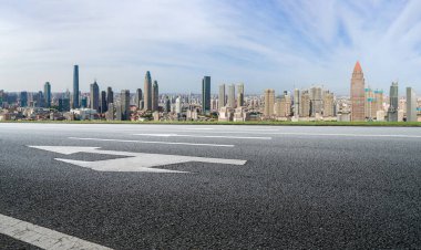Yol ve Çin modern şehir binaları