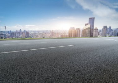 Freeway Skyline ve finans bölgesi modern binaları