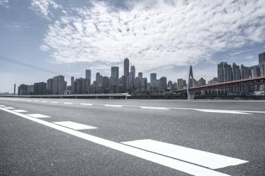 Freeway Skyline ve finans bölgesi modern binaları