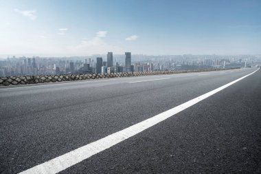 Freeway Skyline ve finans bölgesi modern binaları