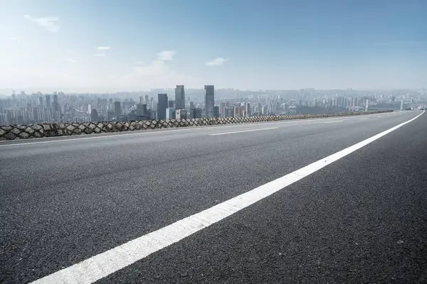 Freeway Skyline ve finans bölgesi modern binaları