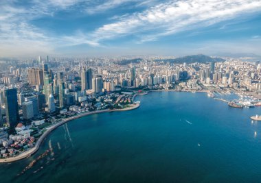 hava fotoğrafçılığı qingdao kıyı şeridi şehir binaları silueti