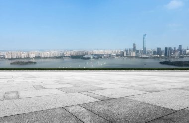 Yol Yüzeyi ve Finans Bölgesi Binaları