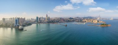 Qingdao körfezi trestle köprüsü manzarası.