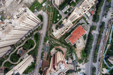 Pearl Riv 'in her iki tarafındaki şehir yollarının hava fotoğrafları.