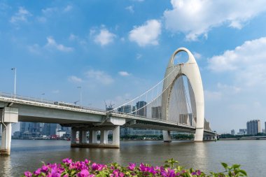 Guangzhou Zhujiang 'ın sokak manzarası Yeni Şehir Finans Merkezi