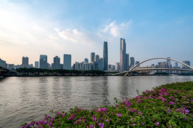 Guangzhou İnci Nehri Haixin Köprüsü. Yakın plan.