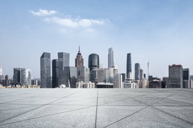 Kare ve şehir binaları...