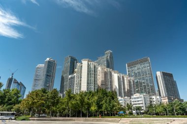 Qingdao, Çin 'in modern kentsel mimari manzarası