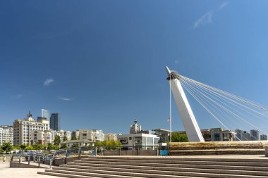 Qingdao, Çin 'in modern kentsel mimari manzarası