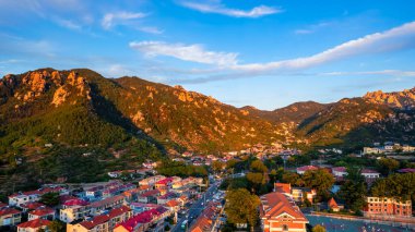 Laoshan Dağı 'nın kırsal manzarası, Qingdao Şehri, Shandong Provin