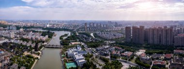 Çin Taizhou şehir binalarının gökyüzü fotoğrafı