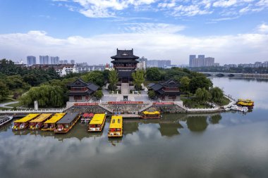 Çin Taizhou şehir binalarının gökyüzü fotoğrafı