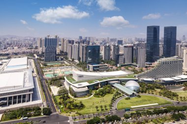 Xia 'nın her iki tarafındaki finans merkezlerinin havadan fotoğrafları.