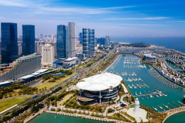 Xia 'nın her iki tarafındaki finans merkezlerinin havadan fotoğrafları.