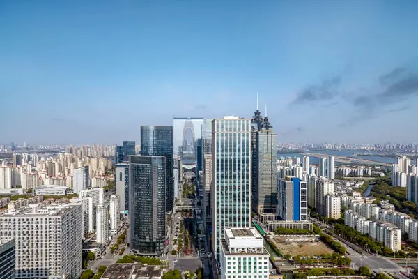 Hava fotoğrafçısı Suzhou şehir manzarası gökdeleni inşa ediyor