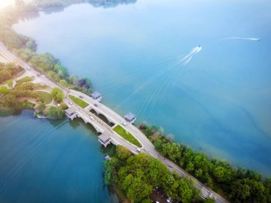 Çin 'in Xuzhou kentindeki Yunlong Gölü' nün havadan çekilmiş fotoğrafı.