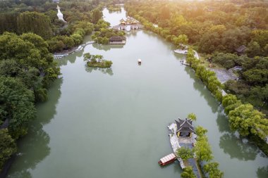 Slender West Lak 'ın Çin bahçe manzarasının hava fotoğrafçılığı