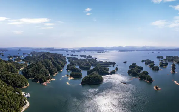 stock image The beautiful natural scenery of Qiandao Lake, Zhejiang Province