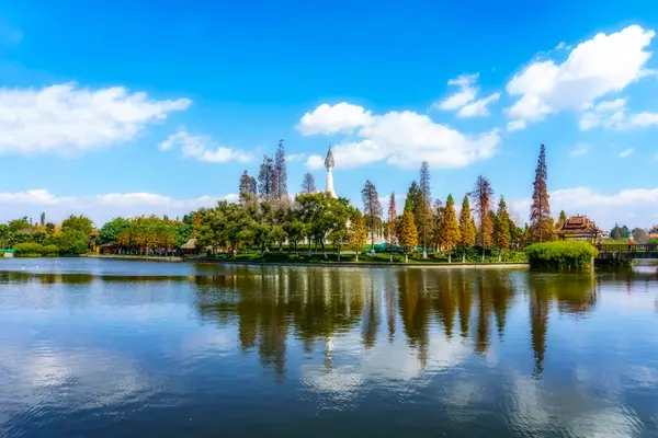 Kunming etnik köyü Çin bahçesi doğal manzara